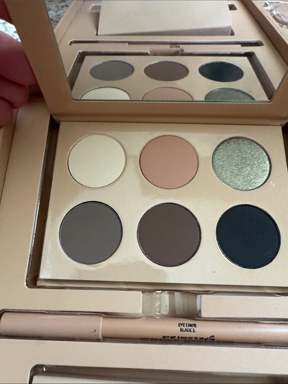 KKW Beauty Smokey Volume 1 Eyeshadow & Face Set in Nude, Brown, Black, Green - Picture 2 of 8